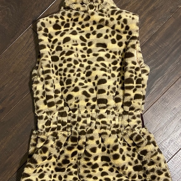 Little Lass Leopard print faux fur vest - Picture 5 of 7